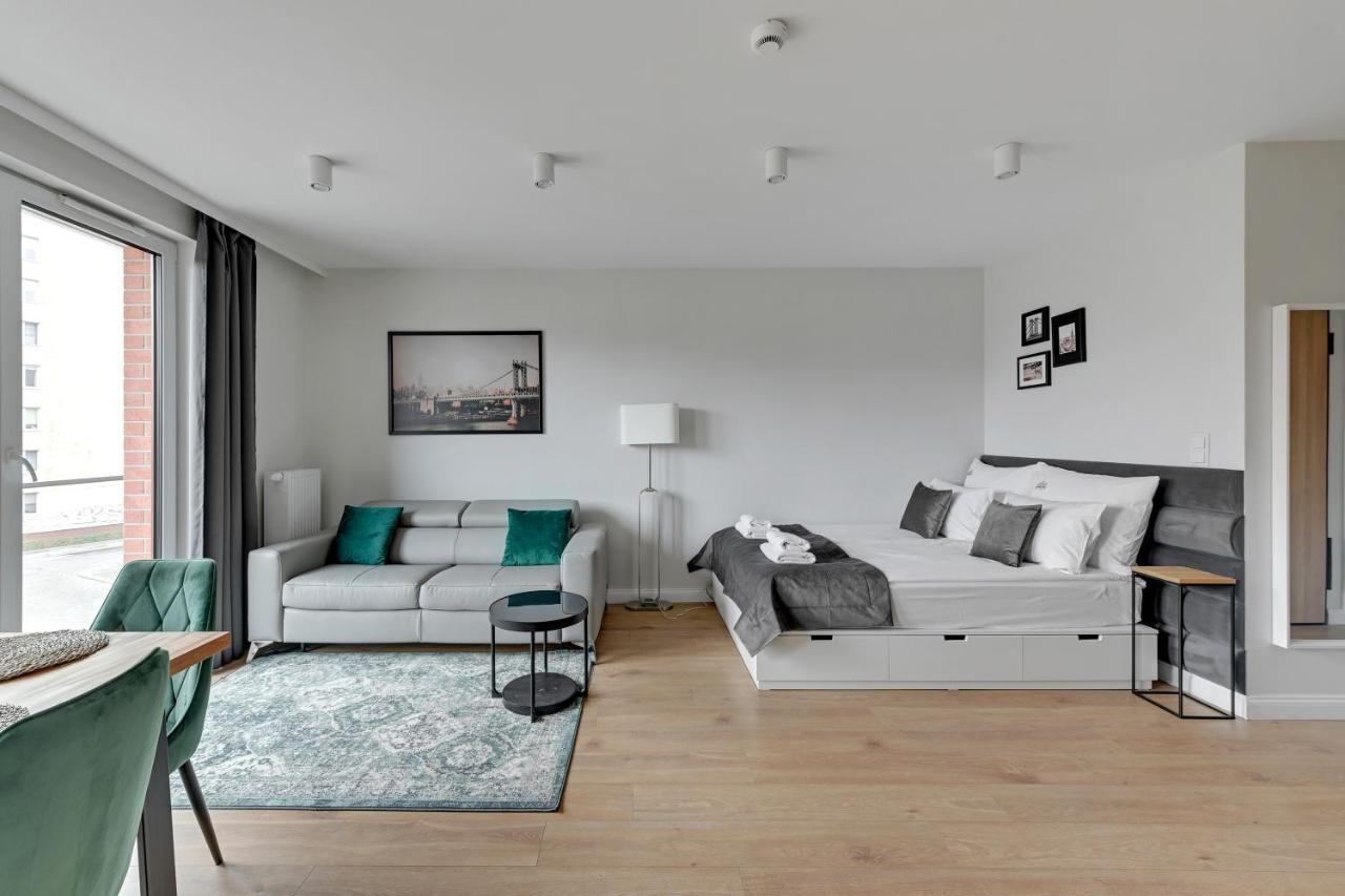 Aura 40 City Center By Downtown Apartments Гданск Екстериор снимка