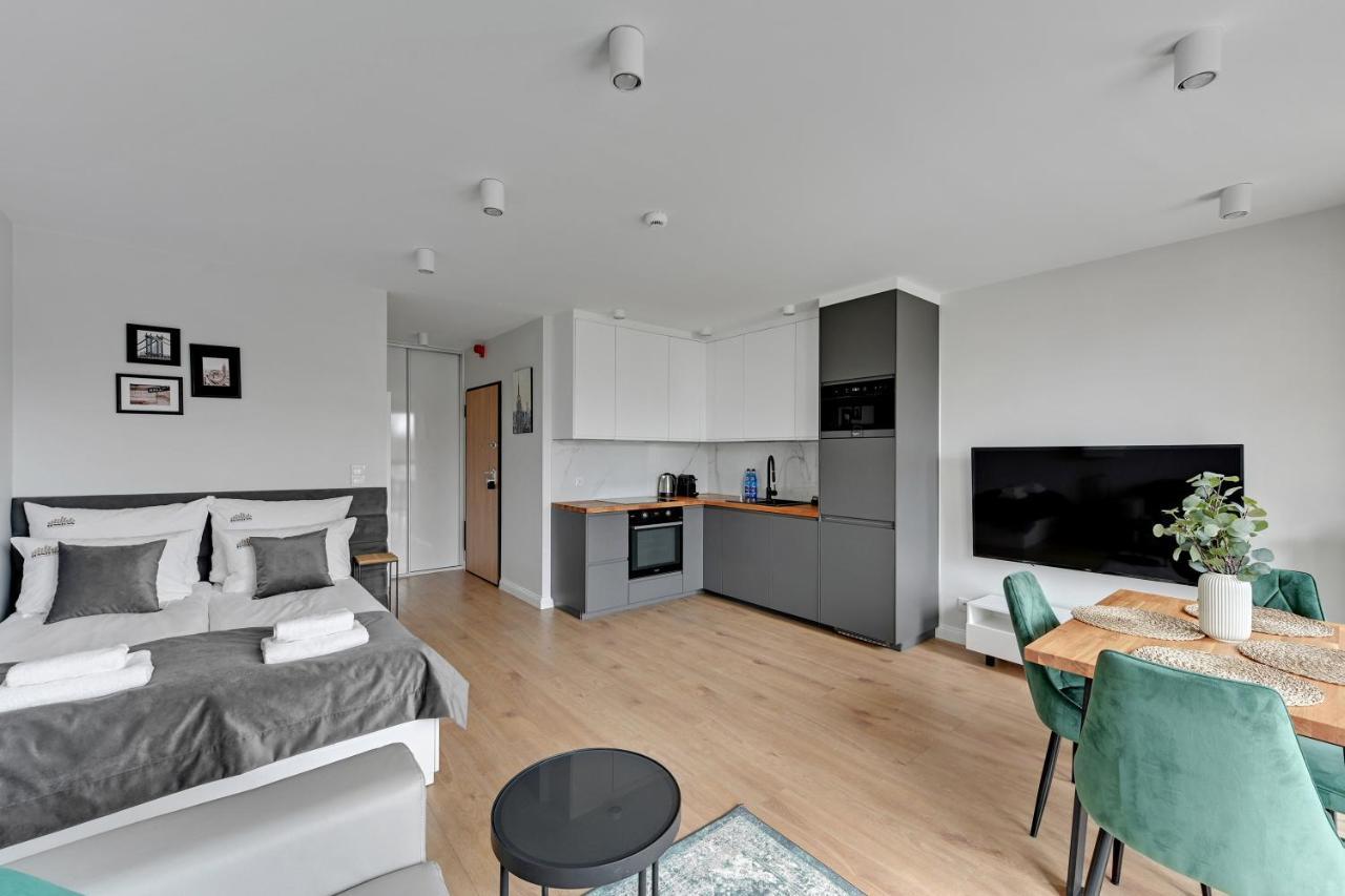 Aura 40 City Center By Downtown Apartments Гданск Екстериор снимка