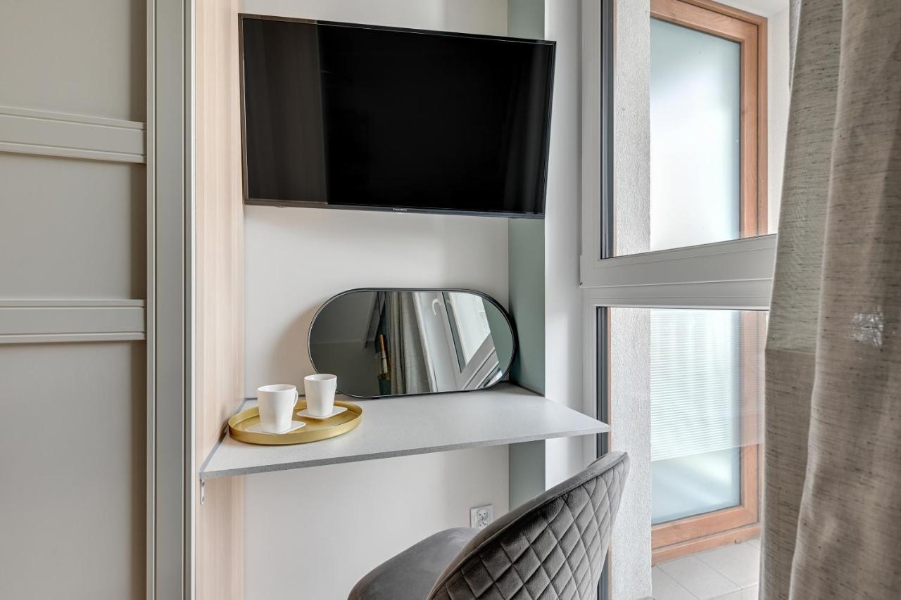 Aura 40 City Center By Downtown Apartments Гданск Екстериор снимка