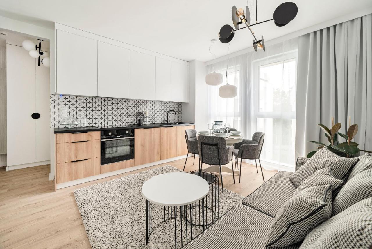 Aura 40 City Center By Downtown Apartments Гданск Екстериор снимка