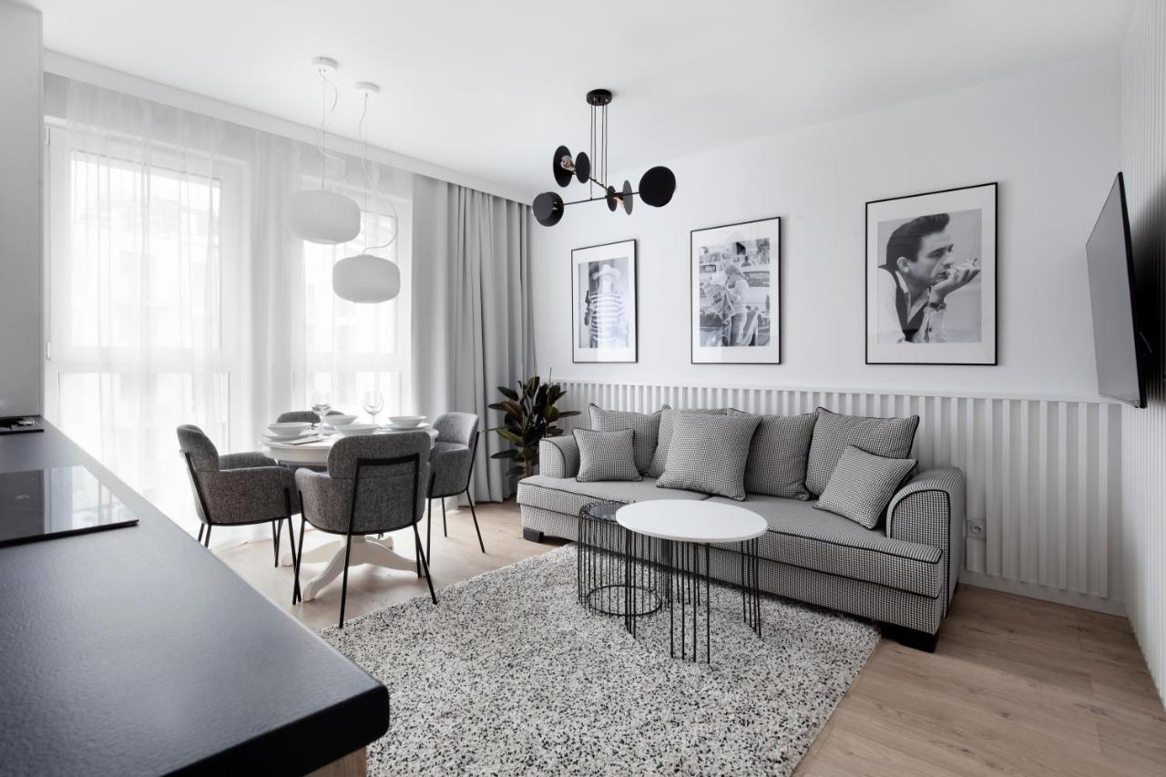 Aura 40 City Center By Downtown Apartments Гданск Екстериор снимка